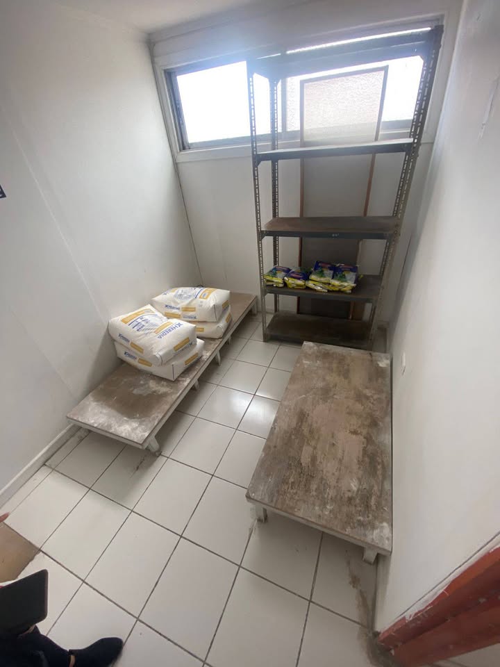 Se arrienda local comercial con resolución sanitaria