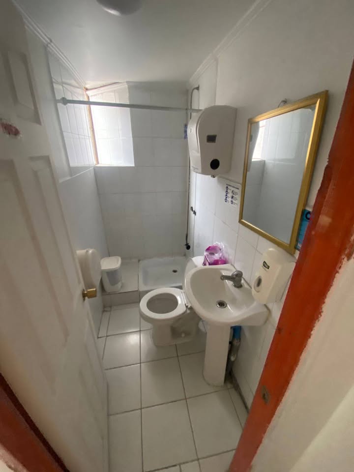 Se arrienda local comercial con resolución sanitaria