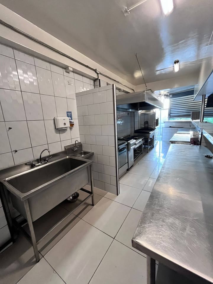 SE ARRIENDA RESTAURANTE MAS MINI DEPARTAMENTOS/ SECTOR NORTE DE ANTOFAGASTA