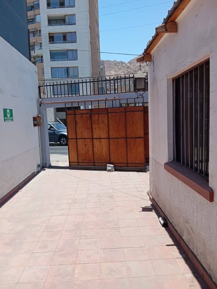 SE ARRIENDA CASA IDEAL PARA OFICINA O BODEGA