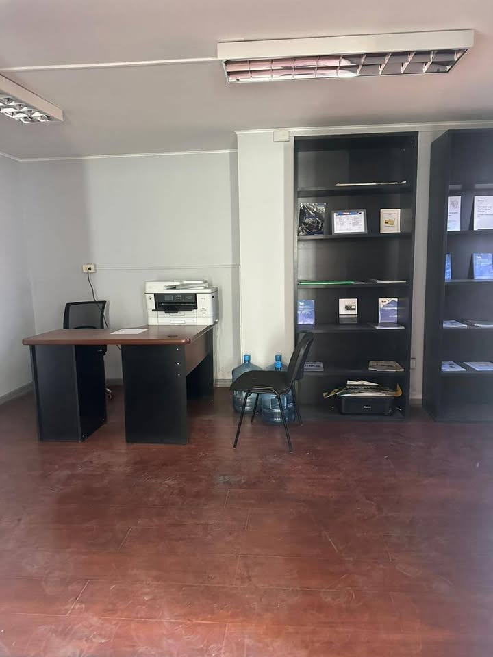 SE ARRIENDA AMPLIO GALPÓN CON OFICINAS APTO EMPRESA