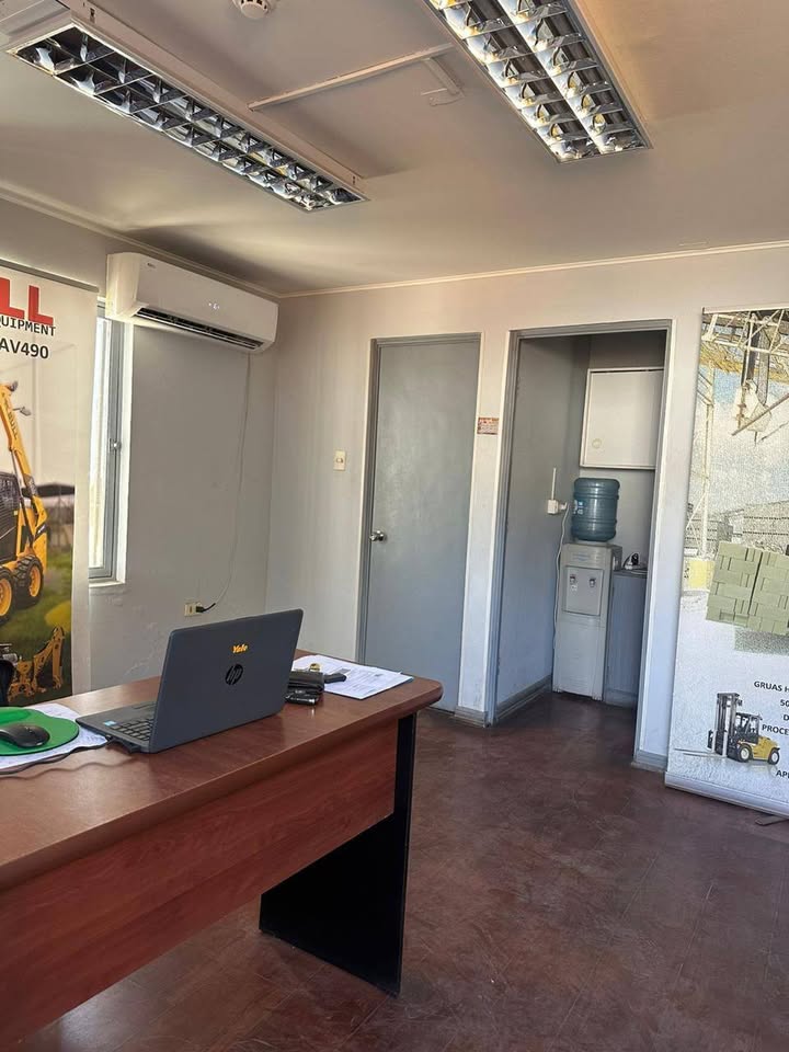 SE ARRIENDA AMPLIO GALPÓN CON OFICINAS APTO EMPRESA