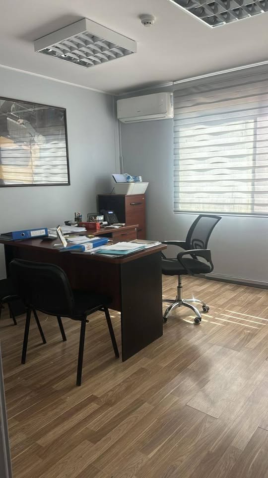 SE ARRIENDA AMPLIO GALPÓN CON OFICINAS APTO EMPRESA