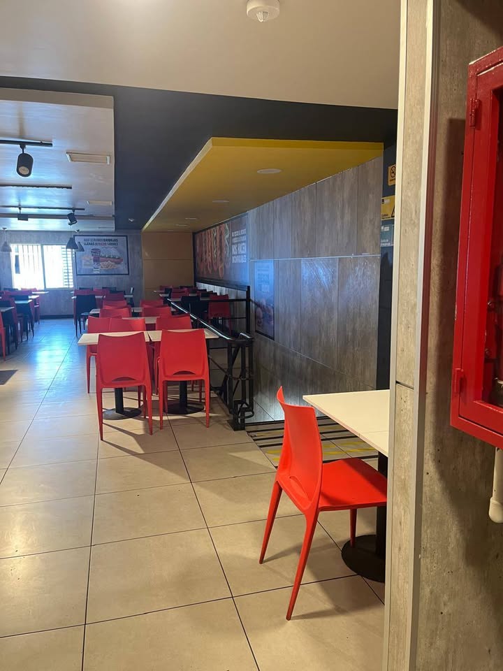 Corredora arrienda Local Comercial Ideal Rubro Gastronómico